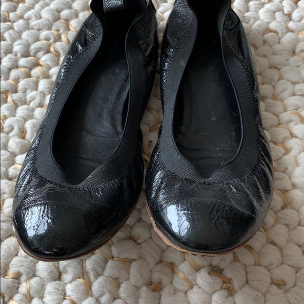 CHANEL Black Patent Leather Ballerina Flats - Picture 7 of 14